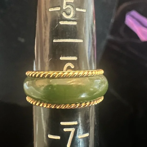Elegant Green Jade Style vintage Ring - Picture 3 of 5